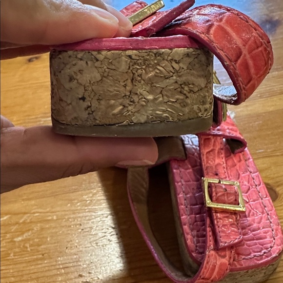 Tory Burch Pink and Brown Croc-Embossed sándals - Picture 12 of 12